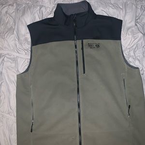 Men’s Mountain Hardwear Vest